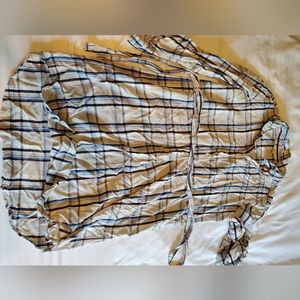 White and blue patterned dress with waist tie. Size M.